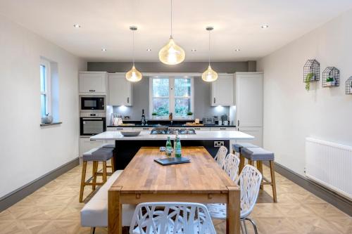 Lancaster House | North Lodge