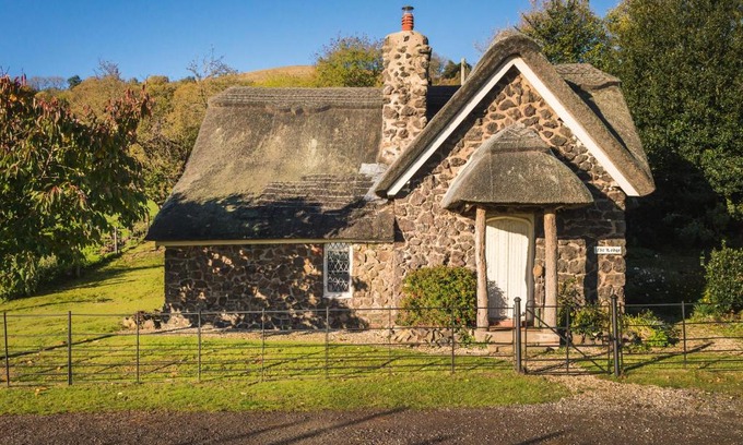 Moreton House | North Lodge