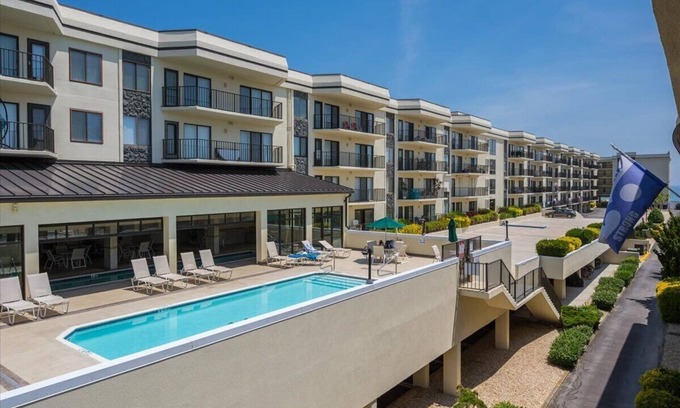 Caine Woods Condo | North OC Oceanblock Condo 1bed/2 BA 141st