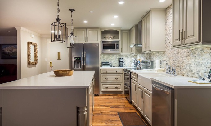 Downtown Apartment | North of Nell