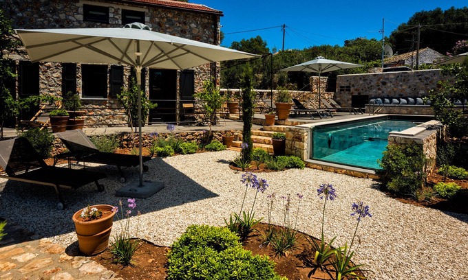 Antipata Villa | North Point 1953, Markandodatta