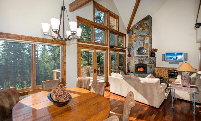 Carnelian Bay House | North Shore Bliss by Tahoe Getaways - 3 BR plus loft & Private Hot Tub