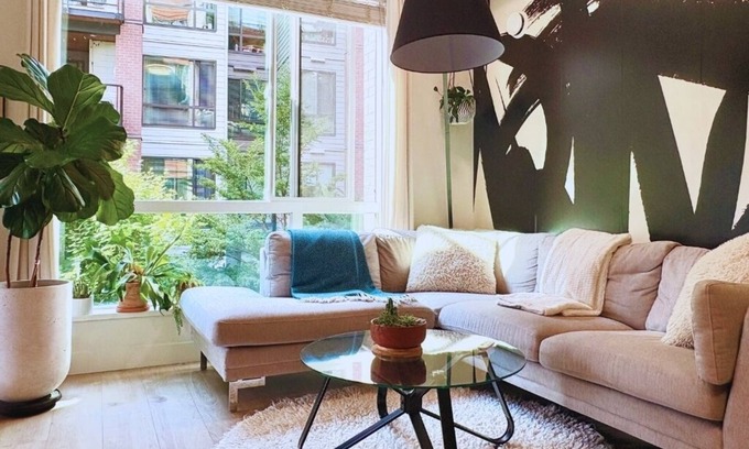 North Vancouver Condo | North Vancouver Winter Retreat | Ski, Work & Relax