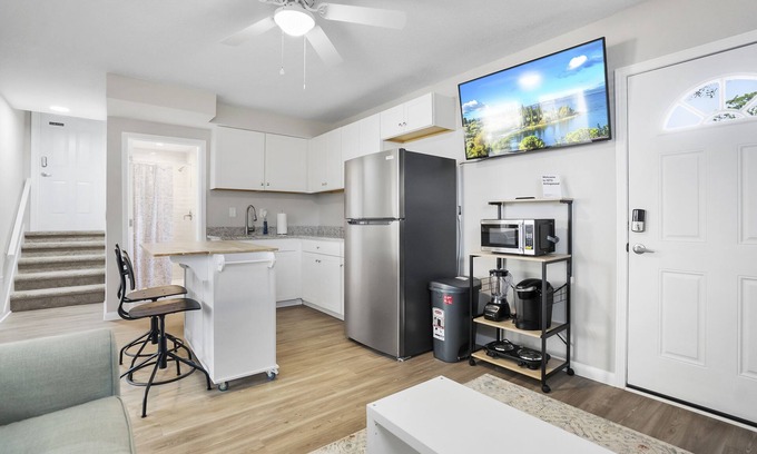 Arlington Apartment | Northeast Florida Retreat