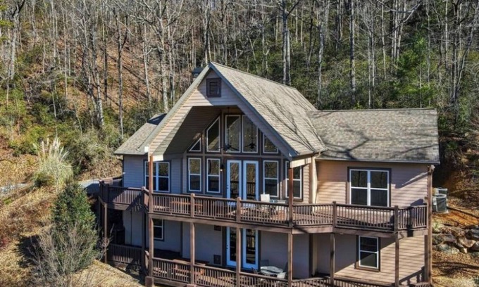 Clayton House | Northeast GA - Mountain & Golf Course Views - Kingwood Resort - Built 2009