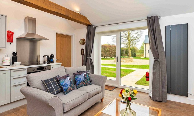 Thurlby House | Northumberland Cottage with Private Garden, No deposit