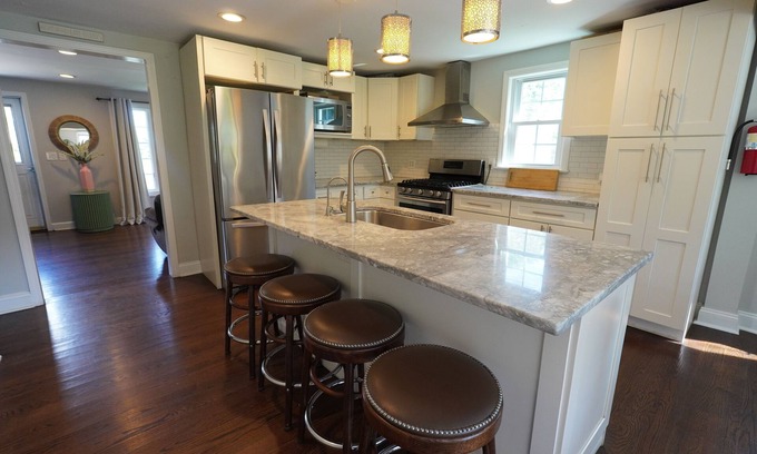 Norwalk House | Norwalk Spacious Stay – Entire House + Fenced Yard + Parking + Laundry + Updated