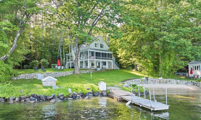 Tuftonboro House | Nostalgic Winter Harbor Wonderland on Lake Winnipesaukee Sleeps 16
