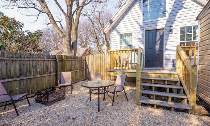 Richmond Cottage | Not-so-Tiny Home Near Scotts Addition w/Private Parking