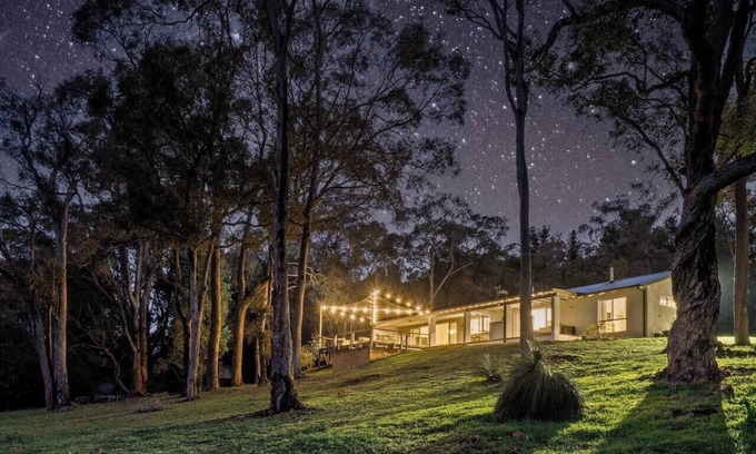 Yallingup Siding House | Notable Downs Estate near Margaret River Wineries