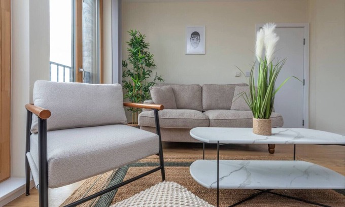 Notting Dale Apartment | Notting Hill Gem 2BD Near Portobello Market