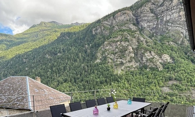 Orelle House | Nouveau Logement Spacieux et Cosy au Pied de Val Thorens - 16 Personnes