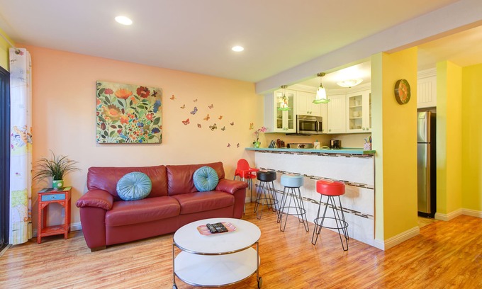Hermosa Village House | Nov 19-22/GVH3/Closest Walk2Disney+CUTE+Wifi+Netflix+Parking+