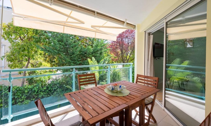 Cap-d'Antibes Apartment | Novaä