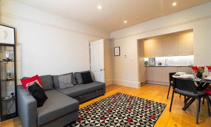 Montpelier Apartment | Nova Stays