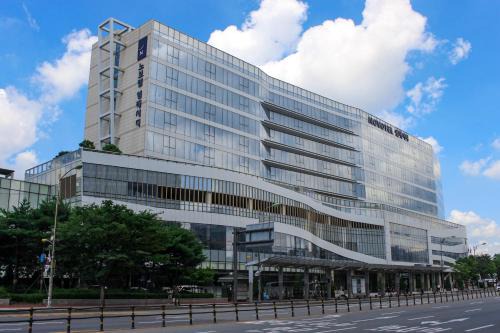 Paldal-gu Hotel | Novotel Ambassador Suwon