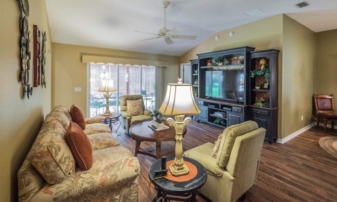 Virginia Trace House | Now Available!! Near Lake Sumter Landing in Virginia Trace!