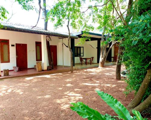 Anuradhapura Hotel | Nugasewana Guest