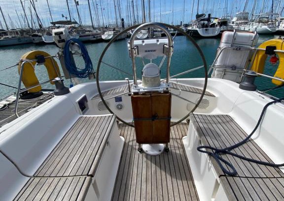 La Rochelle Boat Rental | Nuit atypique sur un voilier - Linge & ménage inclus