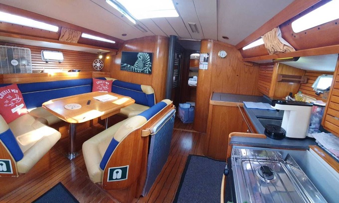 La Rochelle City Centre Boat Rental | Nuits au Port - Grand Voilier à Quai - Coriandre II
