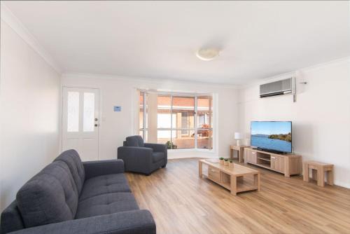 Tuncurry House | Number 4 at 27 South Street