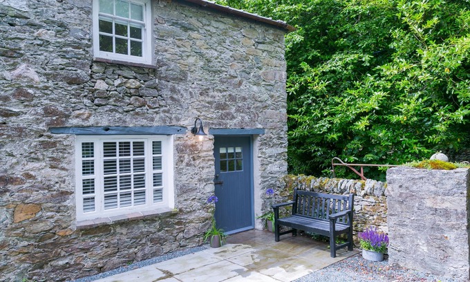 Llanfaethlu Cottage | Number 69 - a coastal that sleeps 2 guests in 1 bedroom