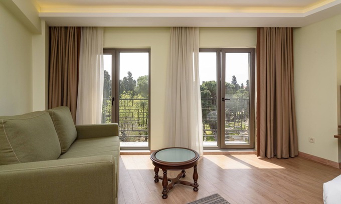 Cumhuriyet Hotel | Numi Hotel