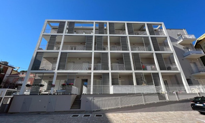 Varazze Apartment | NUOVO BILOCALE IN CENTRO CON TERRAZZO E POSTO AUTO
