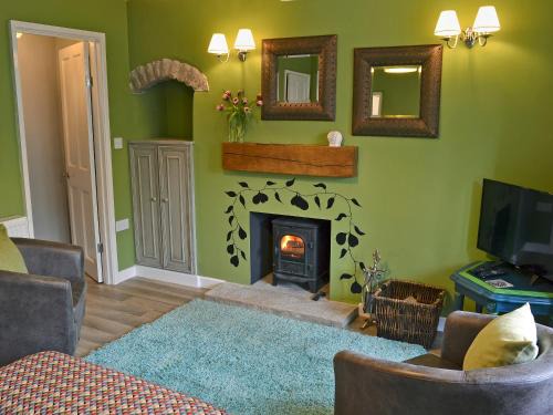 Tideswell House | Nutmeg Cottage