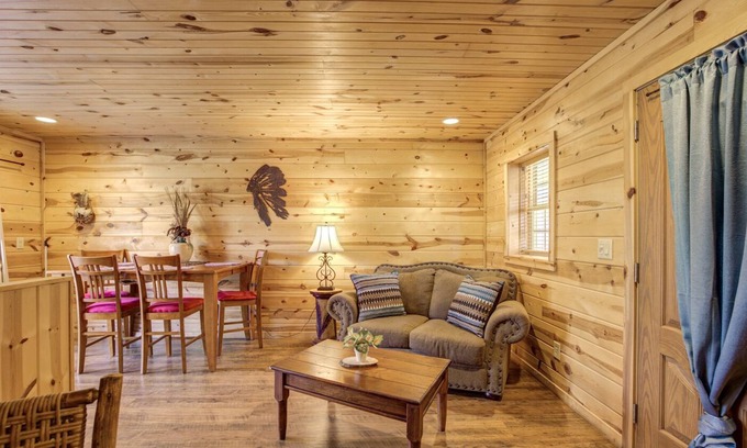 Helen House | NVM Shenandoah Peace - Pet Friendly Room at the Nacoochee Valley Motel