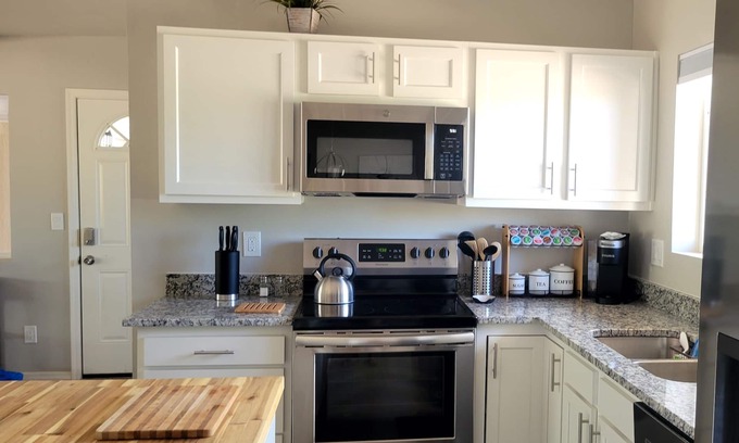 Casas Adobes West House | NW Tucson house with beautiful views of the Catalina Mountains