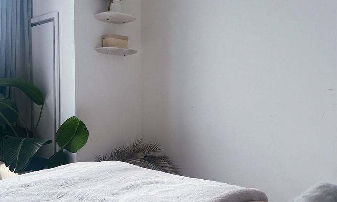 Hunters Point Apartment | NYC's Heart: Modern Luxury in Prime Location
