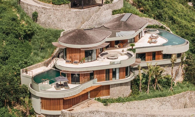 Praya Barat Villa | Nyrenstone Residence - 4 Bedroom Villa at Tampah Hills
