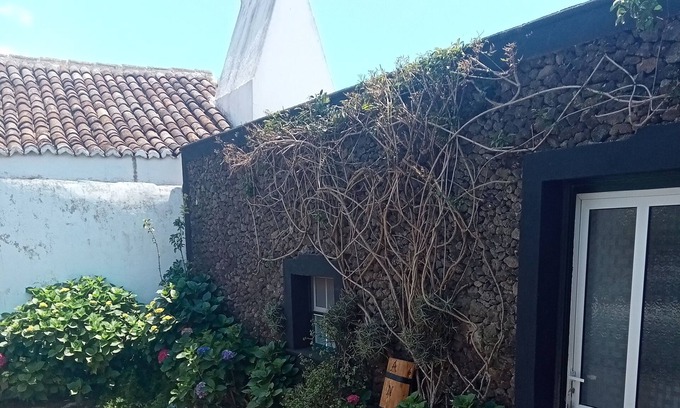 Angra do Heroismo Apartment | O Anexo, Situado na Calma e Simpática Freguesia Rural de Cinco Ribeiras