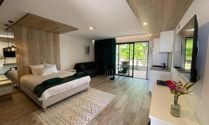 Francourt Hotel | O complexe hebergement