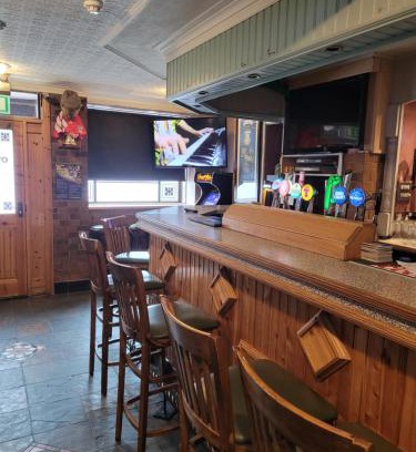 Dromore House | O'Connors Bar Restaurant and Guesthouse