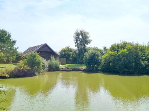 Fitling House | Oak 10 Hot Tub