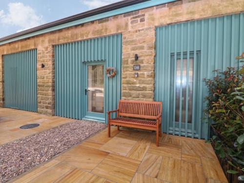 Hollow Meadows House | Oak Cottage