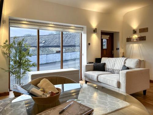 Maenporth House | Oak