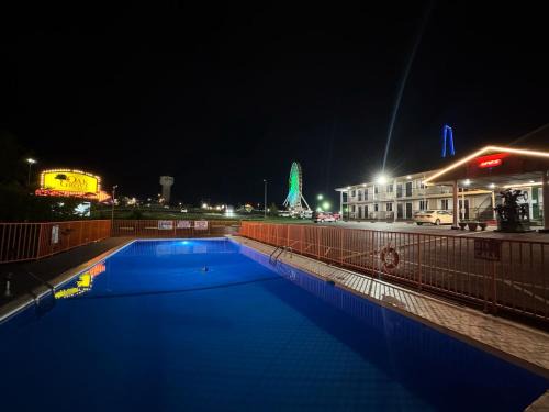 Branson Theater District Hotel | Oak Grove Inn
