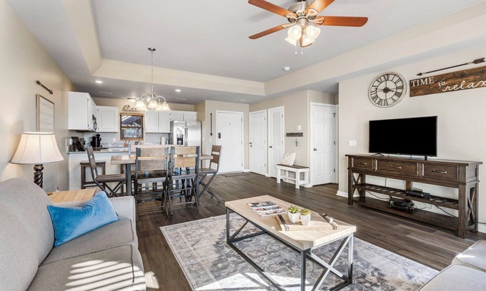 Branson West Condo | Oak Lane Escape - Branson - Resort Condo on Golf Course w/Endless Amenities
