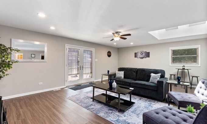 Oak Lawn House | Oak Lawn FHS Rental