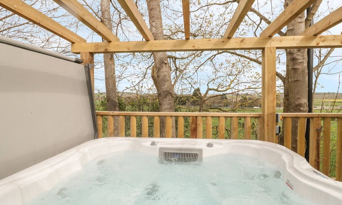 Watchet Cottage | OAK LODGE, family friendly, character holiday cottage in Washford