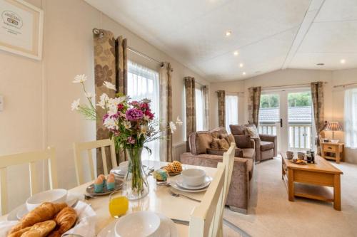 Felinfach House | Oak Lodge - New Quay