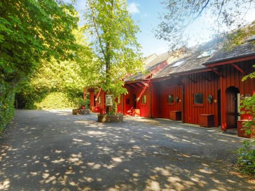 Llanteg House | Oak Lodge - Uk49400