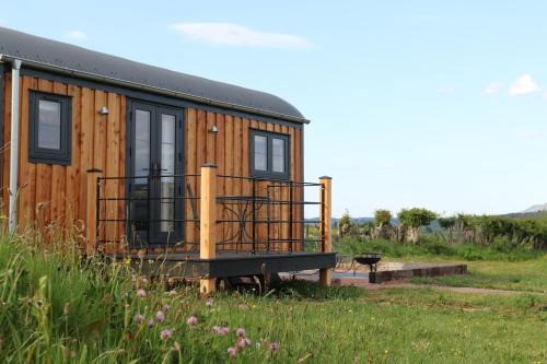 Llanfihangel Tal-y-llyn House | Oak Moor Shepherd Hut - Brecon Beacons, LD3 7TD