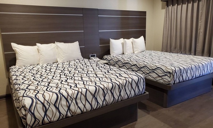 Monrovia Hotel | Oak Park Motel
