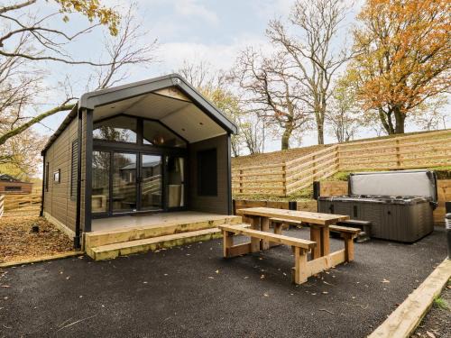 Llandrindod Wells House | Oak Tree View