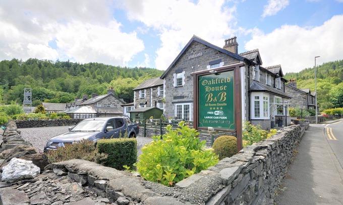 Gwynedd- Snowdonia Bed & Breakfast | Oakfield House Bed and Breakfast