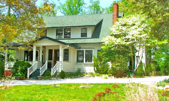 Asheville Bed & Breakfast | Oakland Cottage Bed and Breakfast
